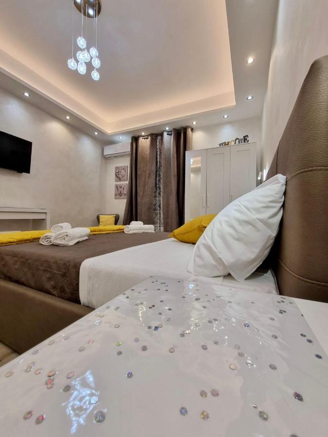 Apartment Close To The Coloseum, 2 Minutes Walk From Metro A Roma Exterior foto