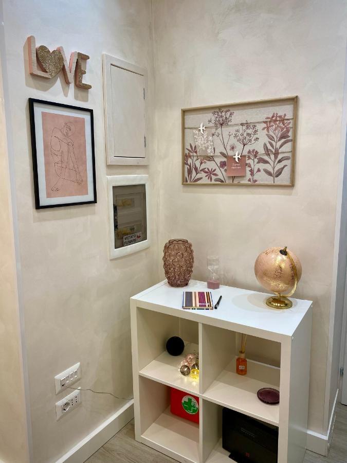 Apartment Close To The Coloseum, 2 Minutes Walk From Metro A Roma Exterior foto