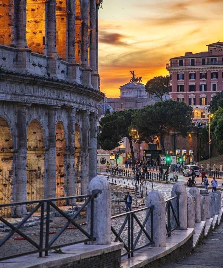 Apartment Close To The Coloseum, 2 Minutes Walk From Metro A Roma Exterior foto