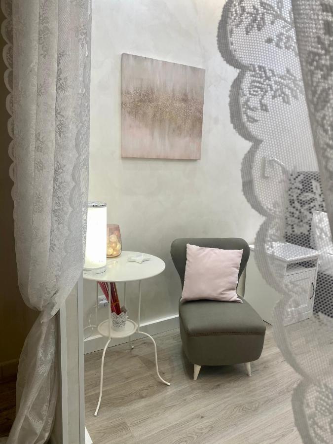 Apartment Close To The Coloseum, 2 Minutes Walk From Metro A Roma Exterior foto