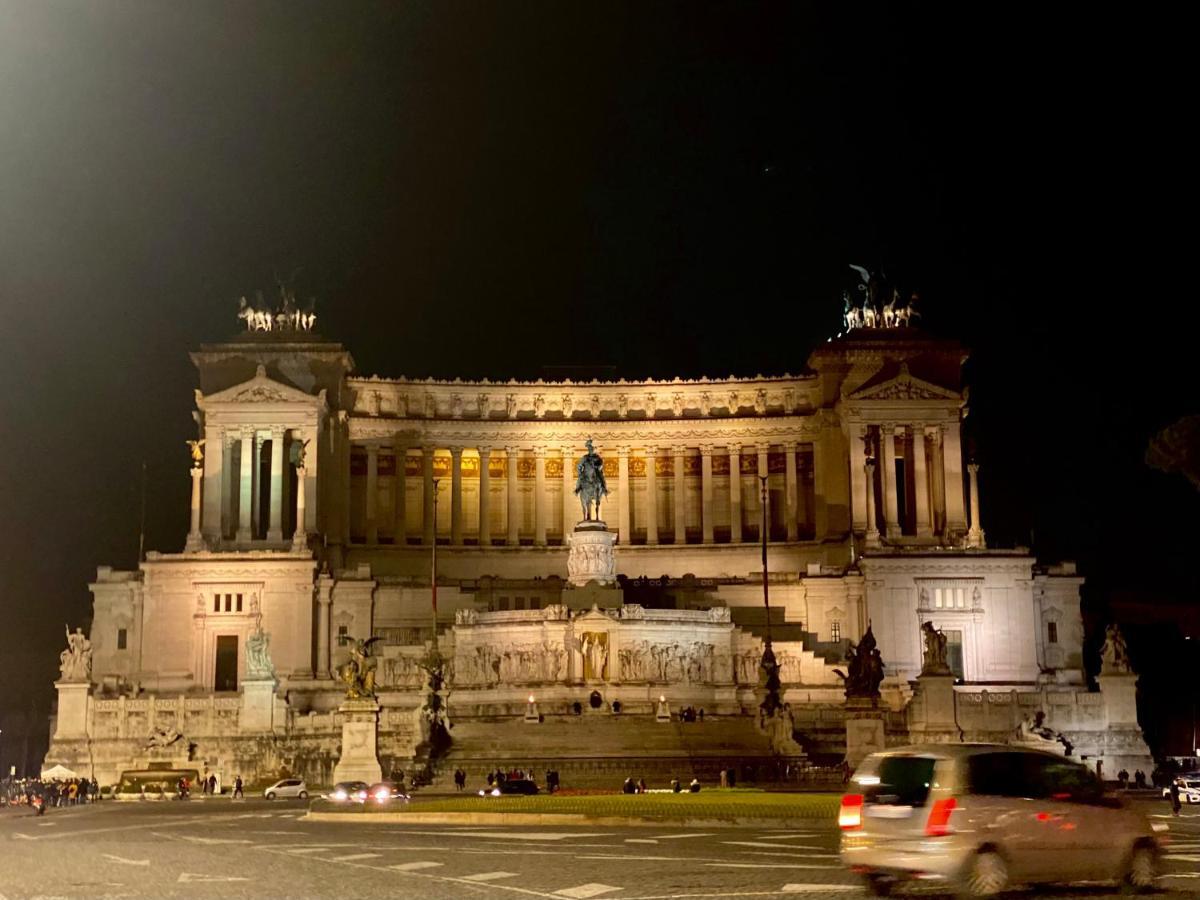 Apartment Close To The Coloseum, 2 Minutes Walk From Metro A Roma Exterior foto