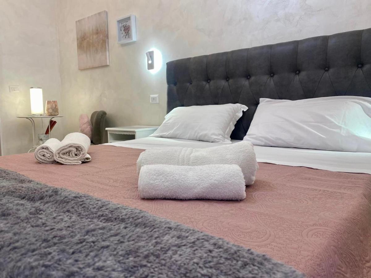 Apartment Close To The Coloseum, 2 Minutes Walk From Metro A Roma Exterior foto